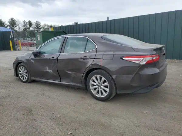 4T1B11HK5JU052473 2018 TOYOTA CAMRY - Image 2