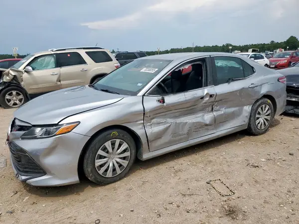 4T1B11HK5JU052490 2018 TOYOTA CAMRY - Image 1