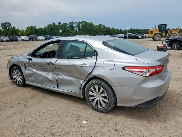 4T1B11HK5JU052490 2018 TOYOTA CAMRY - Image 2