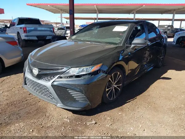 4T1B11HK5JU053624 2018 TOYOTA CAMRY - Image 2