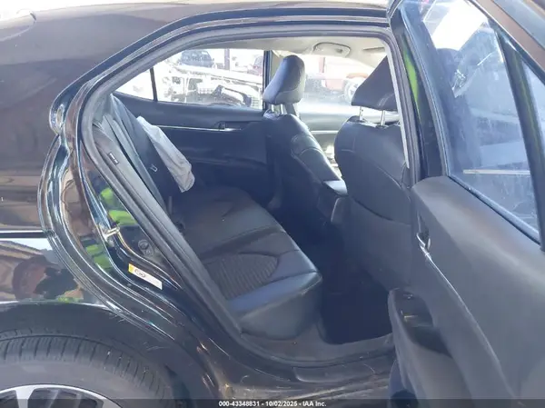 4T1B11HK5JU053624 2018 TOYOTA CAMRY - Image 8