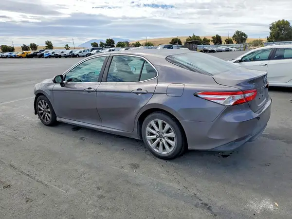 4T1B11HK5JU054305 2018 TOYOTA CAMRY - Image 2