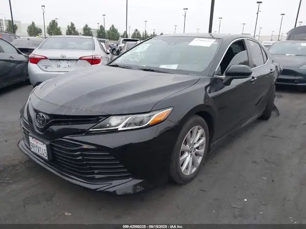 4T1B11HK5JU054398 2018 TOYOTA CAMRY - Image 2