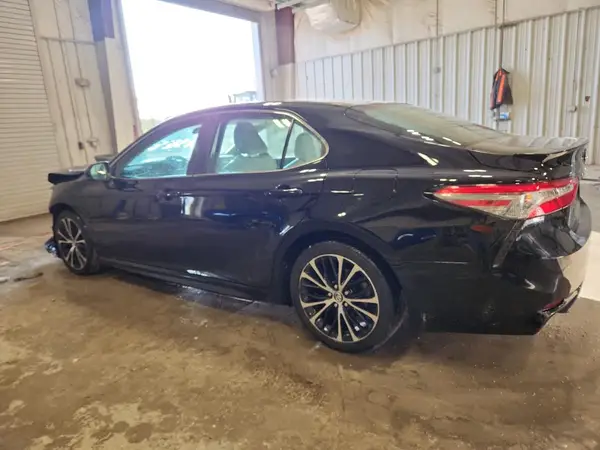 4T1B11HK5JU061089 2018 TOYOTA CAMRY - Image 2