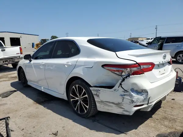 4T1B11HK5JU073470 2018 TOYOTA CAMRY - Image 2