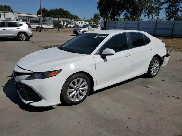4T1B11HK5JU073663 2018 TOYOTA CAMRY - Image 1
