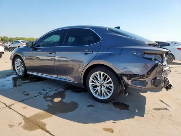 4T1B11HK5JU073730 2018 TOYOTA CAMRY - Image 2