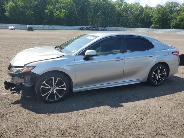 4T1B11HK5JU074554 2018 TOYOTA CAMRY - Image 1