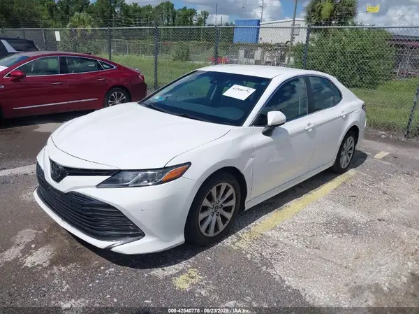 4T1B11HK5JU074876 2018 TOYOTA CAMRY - Image 2