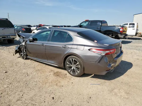4T1B11HK5JU075400 2018 TOYOTA CAMRY - Image 2