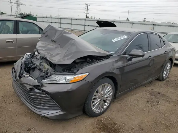 4T1B11HK5JU075476 2018 TOYOTA CAMRY - Image 1