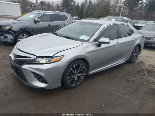 4T1B11HK5JU076398 2018 TOYOTA CAMRY - Image 2