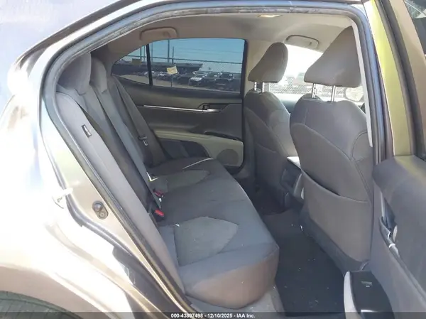 4T1B11HK5JU076451 2018 TOYOTA CAMRY - Image 8