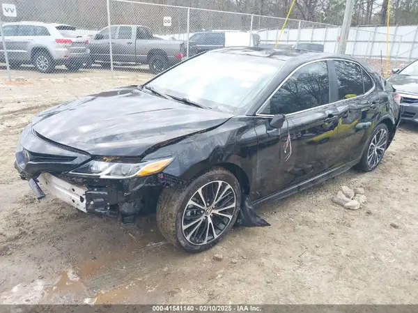 4T1B11HK5JU077048 2018 TOYOTA CAMRY - Image 2