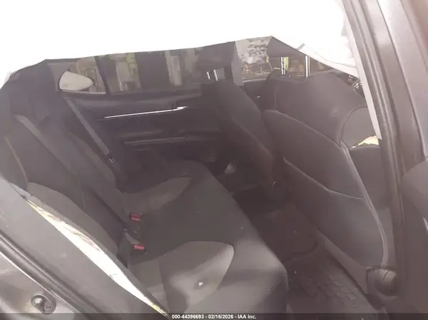 4T1B11HK5JU077390 2018 TOYOTA CAMRY - Image 8