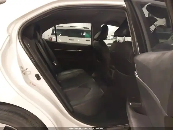 4T1B11HK5JU078121 2018 TOYOTA CAMRY - Image 8