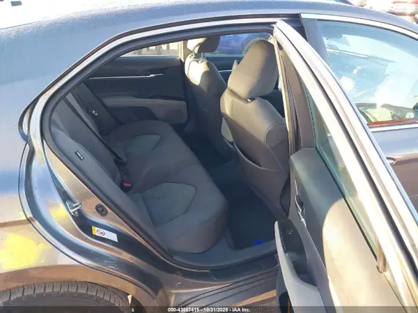 4T1B11HK5JU078698 2018 TOYOTA CAMRY - Image 8