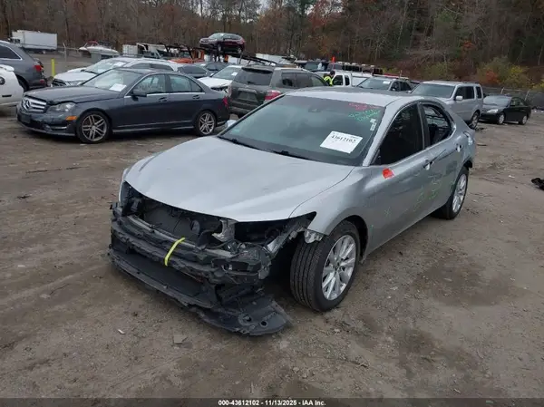 4T1B11HK5JU079835 2018 TOYOTA CAMRY - Image 2