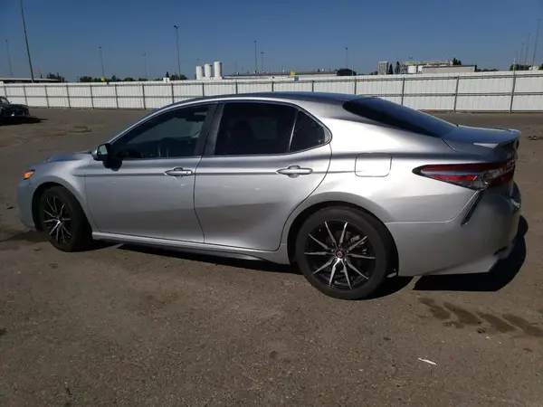 4T1B11HK5JU080242 2018 TOYOTA CAMRY - Image 2