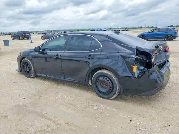 4T1B11HK5JU080919 2018 TOYOTA CAMRY - Image 2