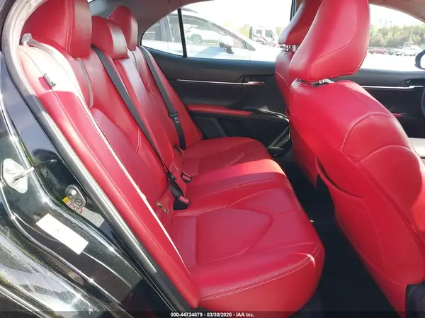 4T1B11HK5JU081018 2018 TOYOTA CAMRY - Image 8