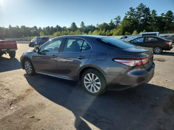 4T1B11HK5JU081522 2018 TOYOTA CAMRY - Image 2