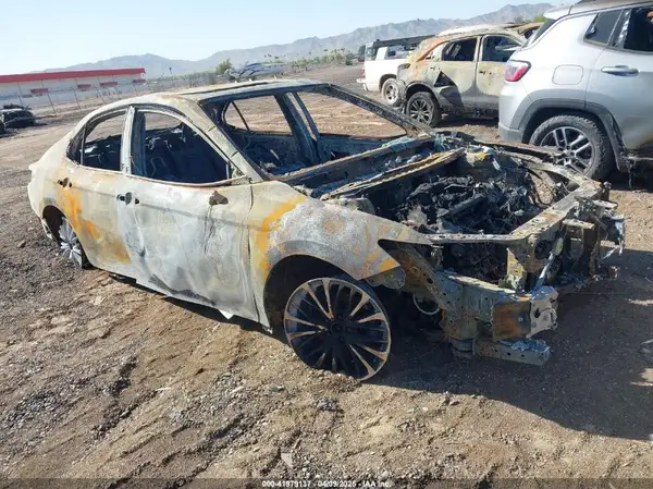 4T1B11HK5JU081603 2018 TOYOTA CAMRY - Image 1