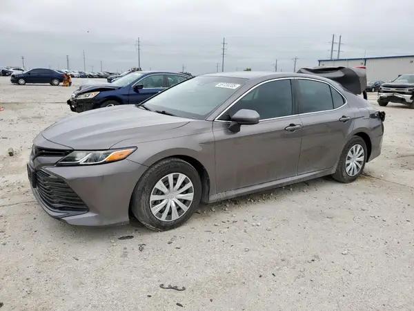 4T1B11HK5JU084498 2018 TOYOTA CAMRY - Image 1