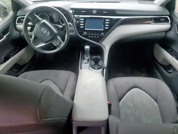 4T1B11HK5JU084663 2018 TOYOTA CAMRY - Image 8