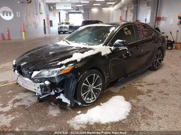 4T1B11HK5JU084999 2018 TOYOTA CAMRY - Image 2
