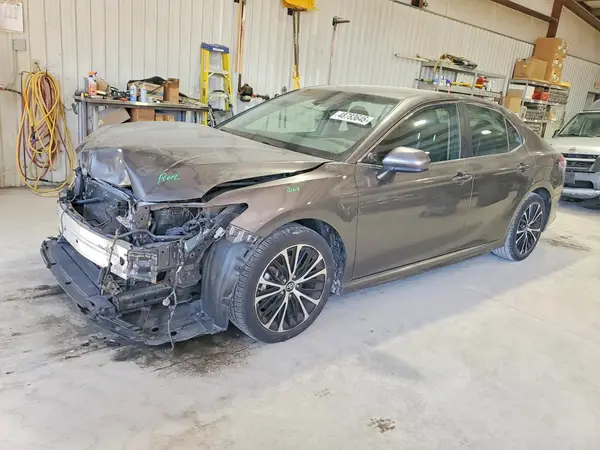 4T1B11HK5JU086090 2018 TOYOTA CAMRY - Image 1
