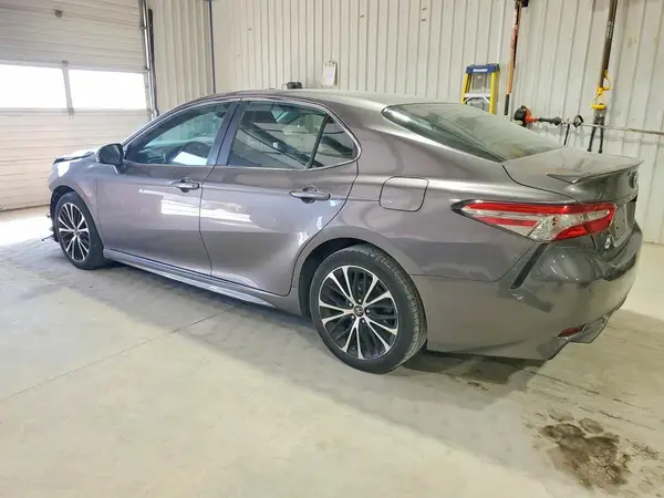 4T1B11HK5JU086090 2018 TOYOTA CAMRY - Image 2
