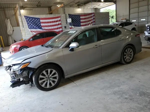 4T1B11HK5JU087918 2018 TOYOTA CAMRY - Image 1