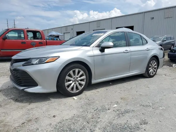 4T1B11HK5JU088406 2018 TOYOTA CAMRY - Image 1