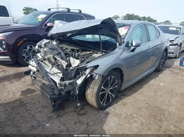 4T1B11HK5JU088440 2018 TOYOTA CAMRY - Image 2