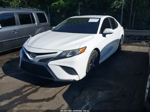 4T1B11HK5JU089166 2018 TOYOTA CAMRY - Image 2