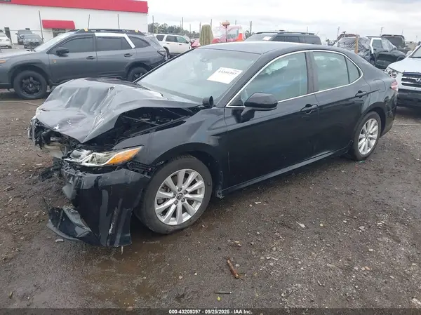 4T1B11HK5JU089510 2018 TOYOTA CAMRY - Image 2