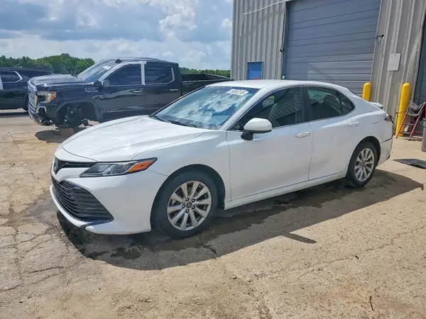 4T1B11HK5JU089748 2018 TOYOTA CAMRY - Image 1