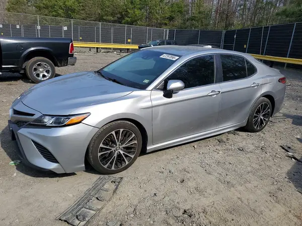 4T1B11HK5JU089913 2018 TOYOTA CAMRY - Image 1