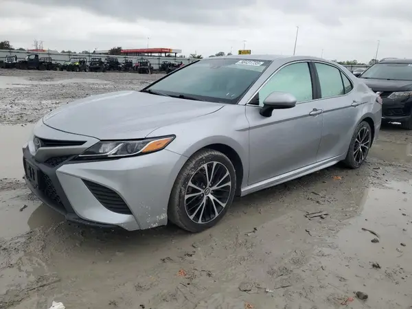 4T1B11HK5JU090494 2018 TOYOTA CAMRY - Image 1