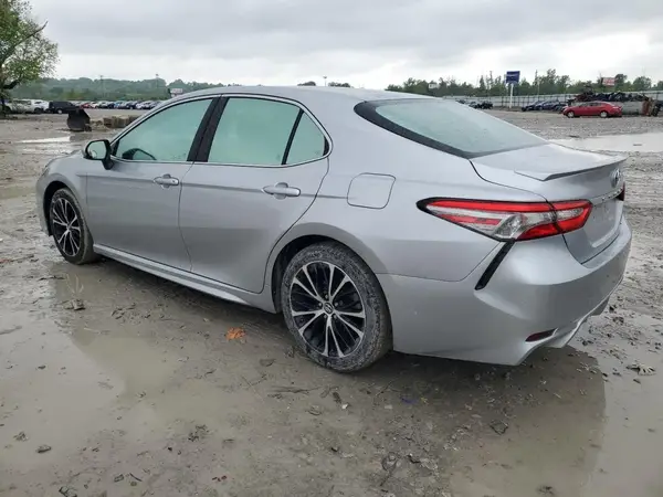 4T1B11HK5JU090494 2018 TOYOTA CAMRY - Image 2