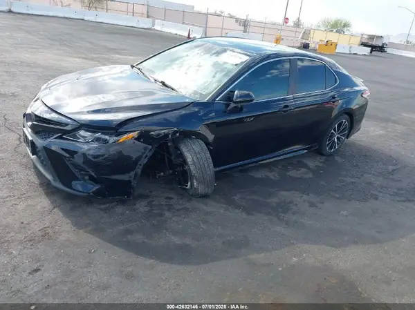 4T1B11HK5JU091791 2018 TOYOTA CAMRY - Image 2