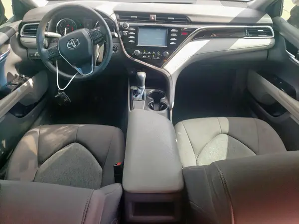4T1B11HK5JU097168 2018 TOYOTA CAMRY - Image 8