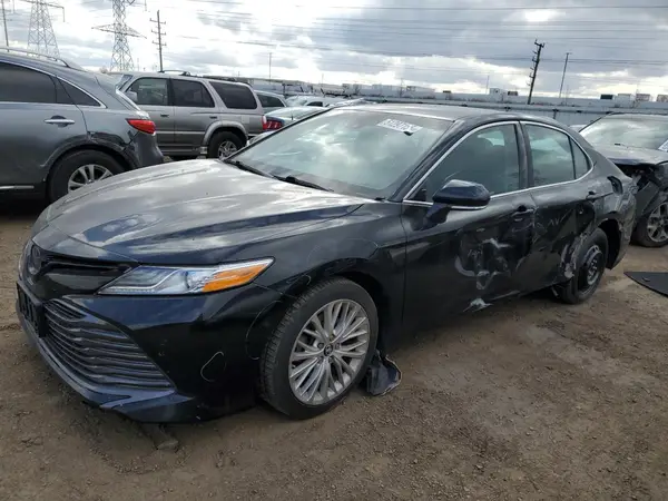 4T1B11HK5JU100568 2018 TOYOTA CAMRY - Image 1