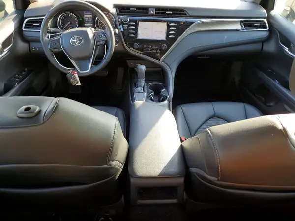 4T1B11HK5JU101381 2018 TOYOTA CAMRY - Image 8