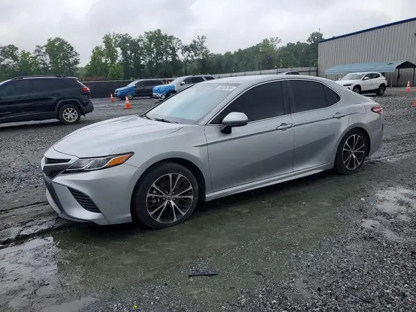 4T1B11HK5JU101803 2018 TOYOTA CAMRY - Image 1