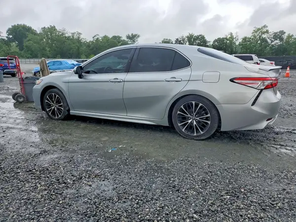 4T1B11HK5JU101803 2018 TOYOTA CAMRY - Image 2