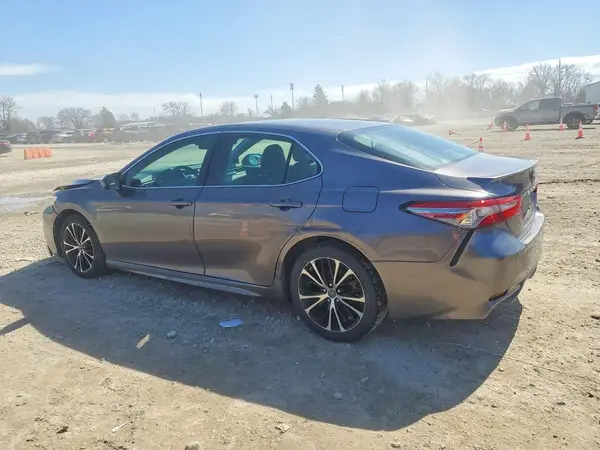 4T1B11HK5JU103356 2018 TOYOTA CAMRY - Image 2