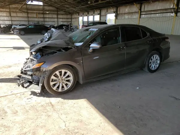4T1B11HK5JU103602 2018 TOYOTA CAMRY - Image 1
