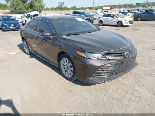 4T1B11HK5JU104684 2018 TOYOTA CAMRY - Image 1